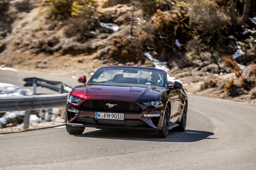  Ford Mustang EcoBoost Convertible 2017 года  (EU) (фото 29 из 32)